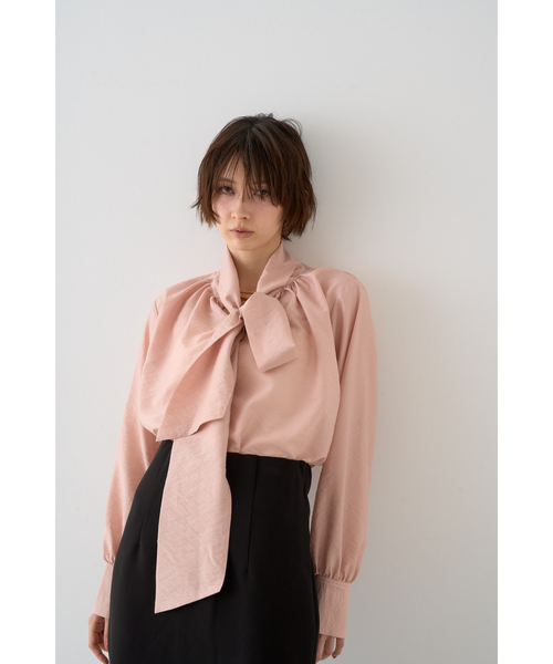 EMMA ROUGE VIF(エマルージュヴィフ)の「【一部店舗限定】袖ボリュームボウタイブラウス(シャツ/ブラウス・レディース・アイボリー/モカ/ピンク・フリー)」の14枚目の写真