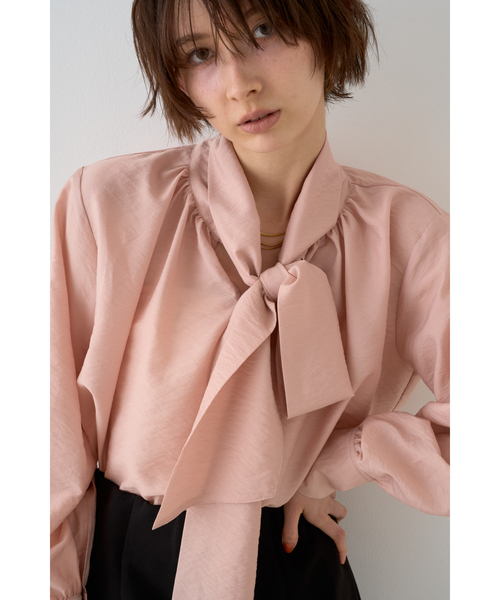 EMMA ROUGE VIF(エマルージュヴィフ)の「【一部店舗限定】袖ボリュームボウタイブラウス(シャツ/ブラウス・レディース・アイボリー/モカ/ピンク・フリー)」の15枚目の写真