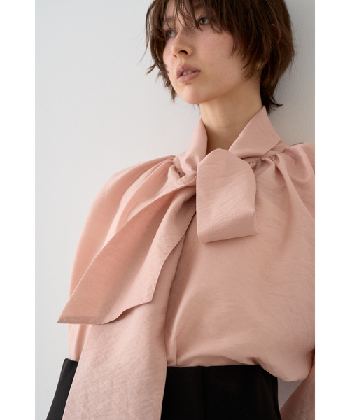 EMMA ROUGE VIF(エマルージュヴィフ)の「【一部店舗限定】袖ボリュームボウタイブラウス(シャツ/ブラウス・レディース・アイボリー/モカ/ピンク・フリー)」の16枚目の写真