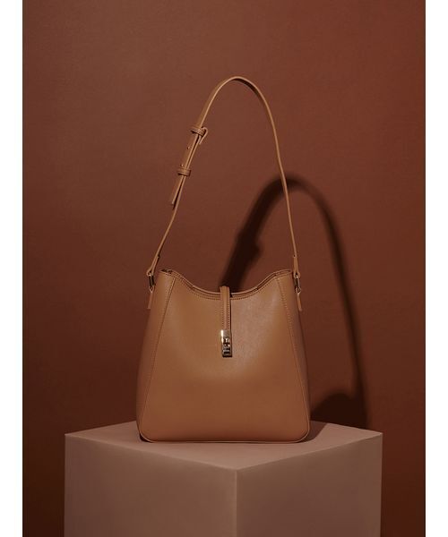 SNIDEL(スナイデル)の「ツイストメタルトートバッグ(トートバッグ・レディース・キャメル/ピンク/ブラック・F)」の1枚目の写真