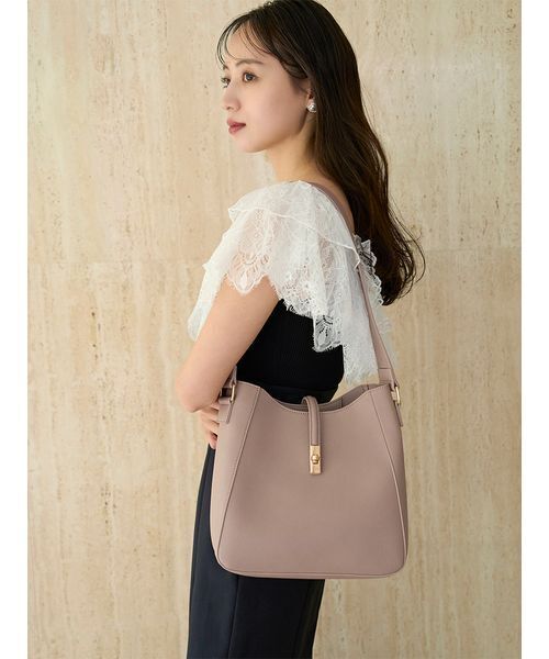 SNIDEL(スナイデル)の「ツイストメタルトートバッグ(トートバッグ・レディース・キャメル/ピンク/ブラック・F)」の8枚目の写真