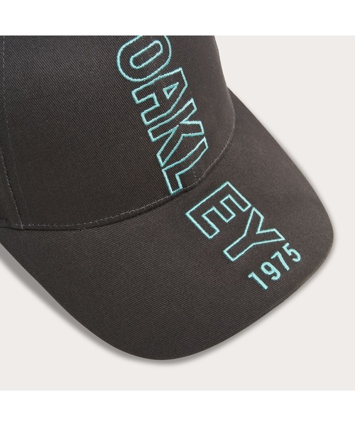 OAKLEY(オークリー)の「オークリー ESSENTIAL VERTICAL CAP 24.0/ キャップ/ 吸汗速乾 / MENS /Training・トレーニング/ゴルフ/ メンズ /OAKLEY(キャップ・メンズ・ブラック・ONE SIZE)」の5枚目の写真