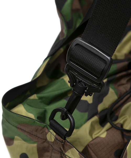 Drifter(ドリフター)の「PACK SHOULDER DUFFEL/パックショルダーダッフル(ボストンバッグ・メンズ・グリーン系カモフラージュ/ブラック・FREE)」の13枚目の写真