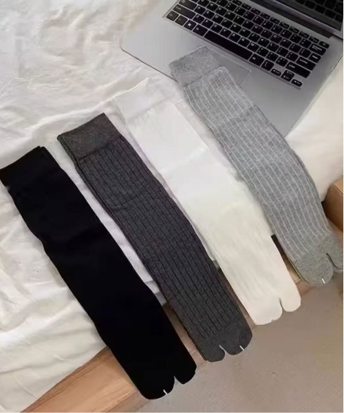 Jelly moo（ジェリームー）の「【 Jelly moo / ジェリームー 】 ベーシック リブ 足袋ソックス #（ソックス/靴下・レディース・ブラック/グレー/チャコールグレー/ホワイト・FREE）」の9枚目の写真