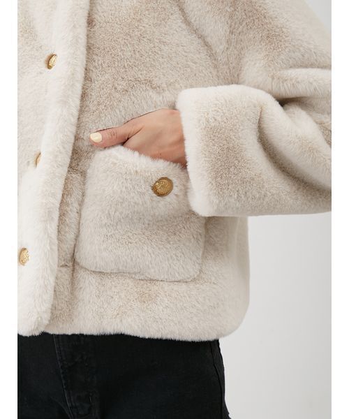 金釦クロップドファージャケット（ノーカラージャケット）｜Mila Owen
