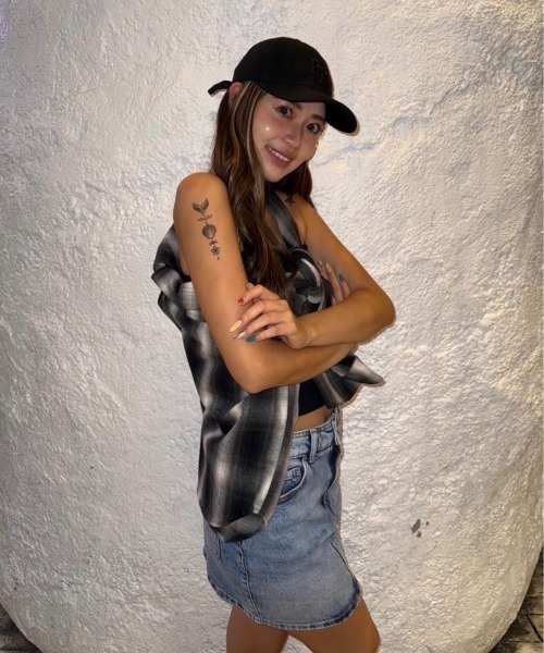 ROXY（ロキシー）の「LOOK UP/ロキシー長袖ドロップショルダーチェックシャツ（シャツ/ブラウス・レディース・ブルー/ブラック・MEDIUM/LARGE）」の2枚目の写真