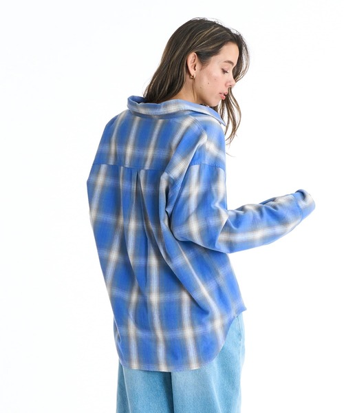 ROXY（ロキシー）の「LOOK UP/ロキシー長袖ドロップショルダーチェックシャツ（シャツ/ブラウス・レディース・ブルー/ブラック・MEDIUM/LARGE）」の9枚目の写真