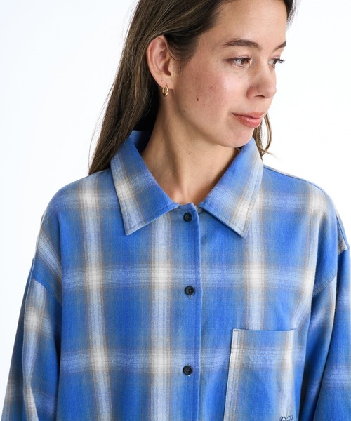 ROXY（ロキシー）の「LOOK UP/ロキシー長袖ドロップショルダーチェックシャツ（シャツ/ブラウス・レディース・ブルー/ブラック・MEDIUM/LARGE）」の13枚目の写真