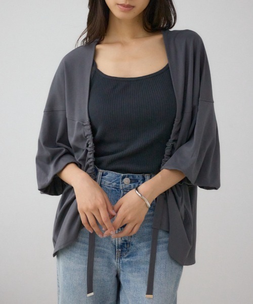 AZUL by moussy(アズールバイマウジー)の「ドロストトッパーカーディガン(カーディガン/ボレロ・レディース・ブラック/ダークグリーン/チャコールグレー・FREE)」の3枚目の写真