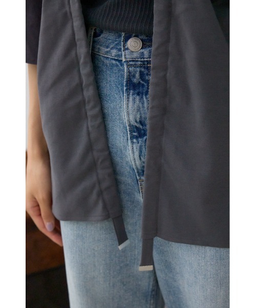 AZUL by moussy(アズールバイマウジー)の「ドロストトッパーカーディガン(カーディガン/ボレロ・レディース・ブラック/ダークグリーン/チャコールグレー・FREE)」の17枚目の写真