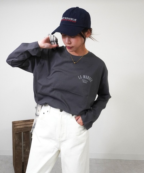 gossara(ゴサラ)の「【ロングシーズン使える】ロゴラウンドネックプルオーバー(Tシャツ/カットソー・レディース・チャコール/ホワイト/オートミール・FREE)」の9枚目の写真