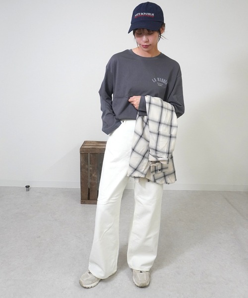 gossara(ゴサラ)の「【ロングシーズン使える】ロゴラウンドネックプルオーバー(Tシャツ/カットソー・レディース・チャコール/ホワイト/オートミール・FREE)」の10枚目の写真