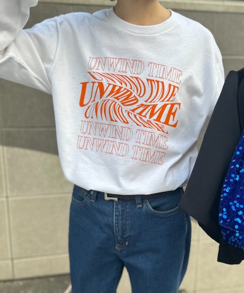 mi via loca（ミヴィアロカ）の「【GILDAN】UNWIND TIME ロゴロンT（Tシャツ/カットソー・レディース・ブラック/ホワイト/ダークブラウン/ベージュ・MEDIUM/X-LARGE）」の2枚目の写真