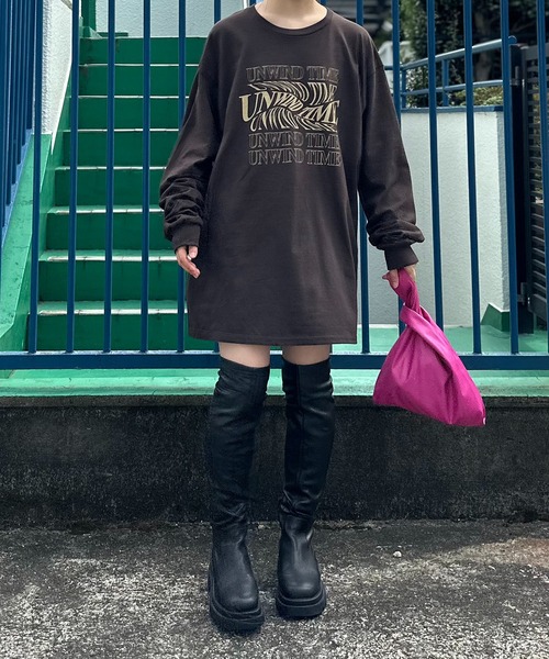 mi via loca（ミヴィアロカ）の「【GILDAN】UNWIND TIME ロゴロンT（Tシャツ/カットソー・レディース・ブラック/ホワイト/ダークブラウン/ベージュ・MEDIUM/X-LARGE）」の13枚目の写真