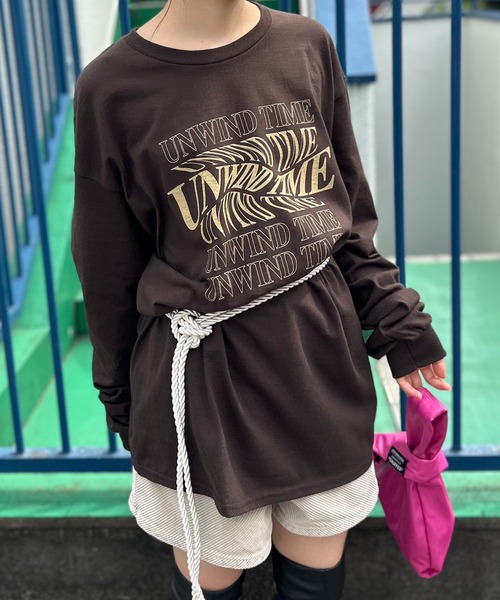 mi via loca（ミヴィアロカ）の「【GILDAN】UNWIND TIME ロゴロンT（Tシャツ/カットソー・レディース・ブラック/ホワイト/ダークブラウン/ベージュ・MEDIUM/X-LARGE）」の12枚目の写真