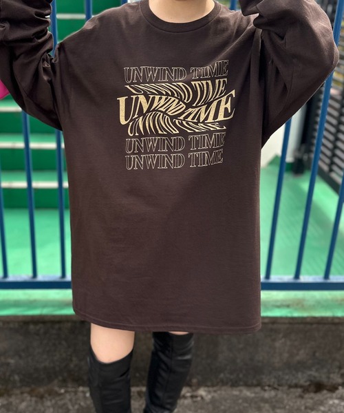 mi via loca（ミヴィアロカ）の「【GILDAN】UNWIND TIME ロゴロンT（Tシャツ/カットソー・レディース・ブラック/ホワイト/ダークブラウン/ベージュ・MEDIUM/X-LARGE）」の19枚目の写真