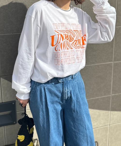 mi via loca（ミヴィアロカ）の「【GILDAN】UNWIND TIME ロゴロンT（Tシャツ/カットソー・レディース・ブラック/ホワイト/ダークブラウン/ベージュ・MEDIUM/X-LARGE）」の6枚目の写真