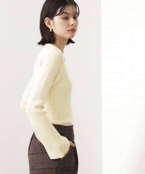 THE SHOP TK （ザ ショップ ティーケー ）の「【品よく魅せる】フレアスリーブ リブニット/毛玉になりにくい/静電気防止/洗濯機OK（ニット/セーター・レディース・ワインレッド/ベージュ/ブラック/アイボリー・13/12）」の8枚目の写真