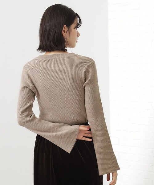THE SHOP TK （ザ ショップ ティーケー ）の「【品よく魅せる】フレアスリーブ リブニット/毛玉になりにくい/静電気防止/洗濯機OK（ニット/セーター・レディース・ワインレッド/ベージュ/ブラック/アイボリー・13/12）」の17枚目の写真