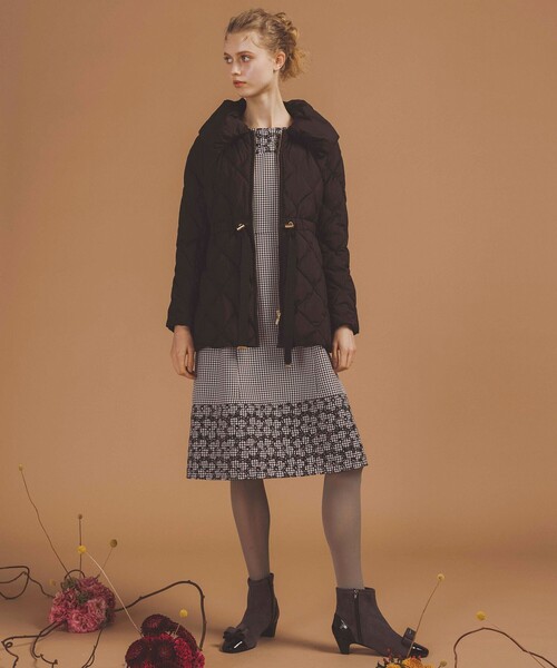 TOCCA（トッカ）の「PLAYING CARD コート（ダウンジャケット/コート・レディース・ブラウン系/ブラック系・0/2/4/6）」の6枚目の写真