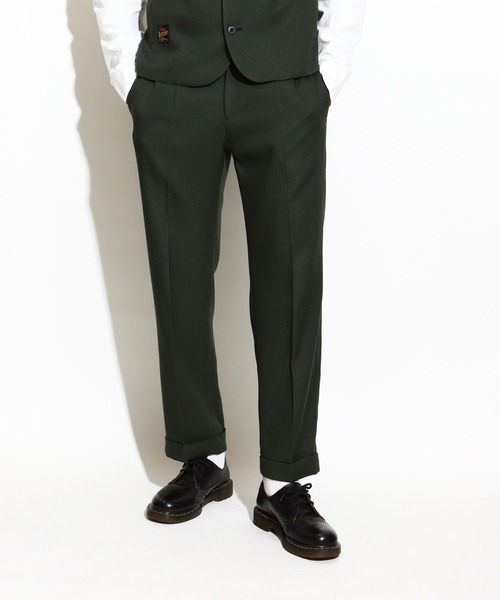 ROTAR（ローター）の「Staple Twill Two Tuck Trousers（チノパンツ・メンズ・ブラック/ネイビー/グリーン・MEDIUM/LARGE/X-LARGE）」の3枚目の写真