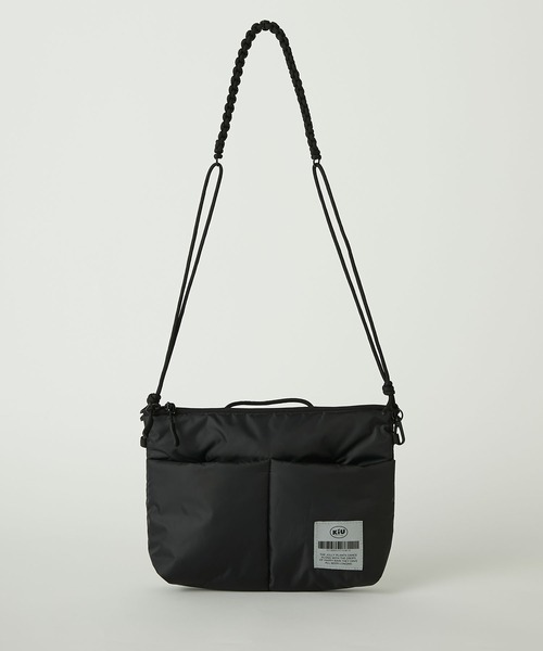 KiU/キウ 別注 撥水 マルチポケット ソフトパフィーサコッシュ【THE