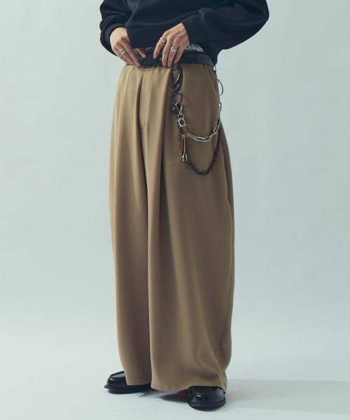 Lui's（ルイス）の「【WEB限定】ワイドバルーンイージースラックス（スラックス・メンズ・ブラック/ベージュ・S/M）」の2枚目の写真