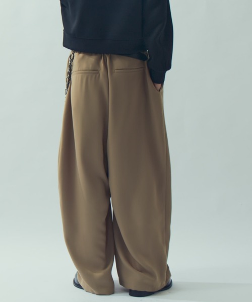 Lui's（ルイス）の「【WEB限定】ワイドバルーンイージースラックス（スラックス・メンズ・ブラック/ベージュ・S/M）」の19枚目の写真