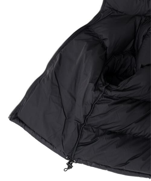 THE NORTH FACE(ザノースフェイス)の「THE NORTH FACE(ザ・ノース・フェイス) Short Nuptse Jacket NDW92555 ショートヌプシジャケット(レディース)【2026年秋冬入荷モデル】(ダウンジャケット/コート・レディース・ブラック・L/M/S)」の4枚目の写真