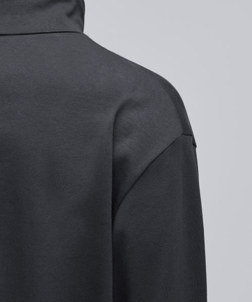 MUSINSA STANDARD（ムシンサスタンダード）の「リラックスドタートルネック長袖Tシャツ[ダークグレー]（Tシャツ/カットソー・メンズ・その他・SMALL/MEDIUM/LARGE/X-LARGE/XX-LARGE/XXX-LARGE）」の7枚目の写真