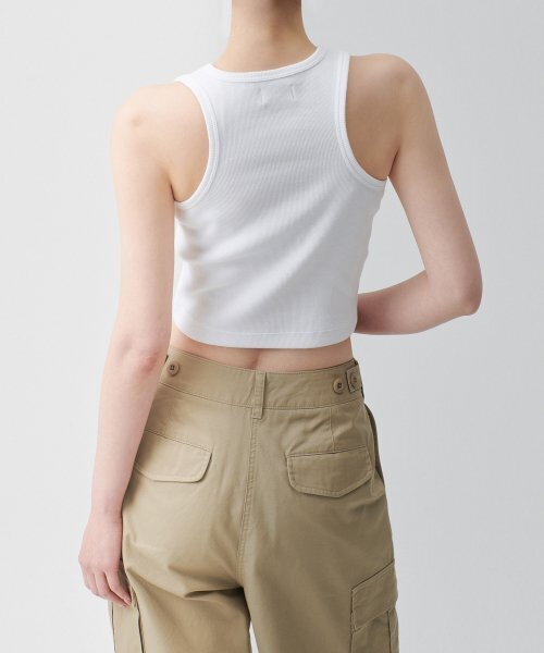 MUSINSA STANDARD WOMAN（ムシンサスタンダードウーマン）の「ウィメンズレーサーバッククロップタンクトップ[ホワイト]（Tシャツ/カットソー・レディース・その他・SMALL/MEDIUM/LARGE/X-SMALL）」の7枚目の写真