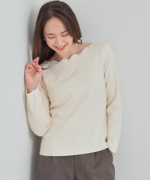 DRESKIP(ドレスキップ)の「【洗濯機可/S-LL】スカラップネックが上品な ビジュー付きニット(ニット/セーター・レディース・オフホワイト/ベビーピンク/ブラック・01/02/03/04)」の8枚目の写真