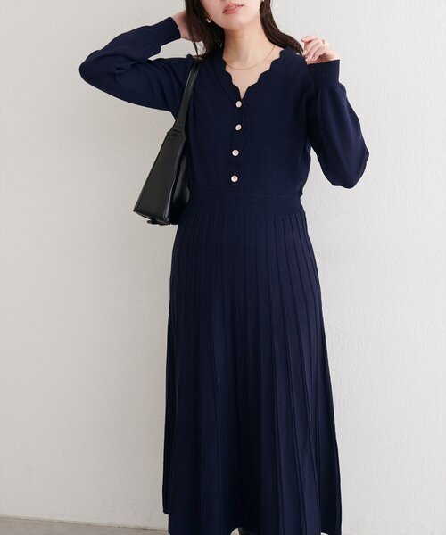 natural couture（ナチュラルクチュール）の「スカラッププリーツニットワンピース（ワンピース・レディース・ピンク/ブラウン/ネイビー/アイボリー・FREE）」の4枚目の写真