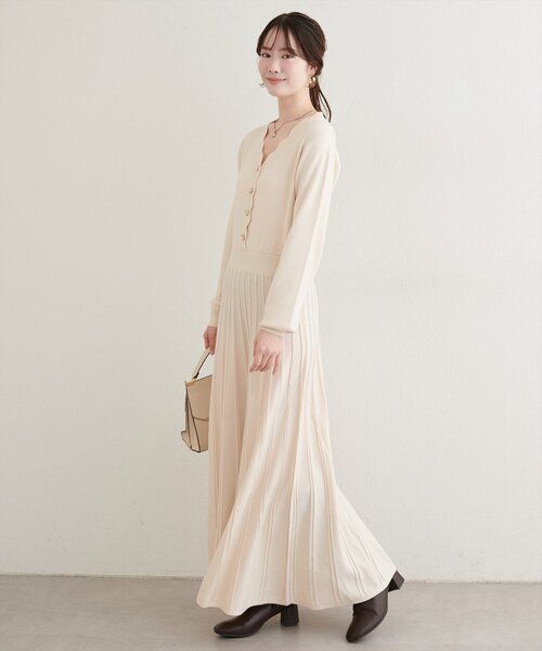 natural couture（ナチュラルクチュール）の「スカラッププリーツニットワンピース（ワンピース・レディース・ピンク/ブラウン/ネイビー/アイボリー・FREE）」の9枚目の写真