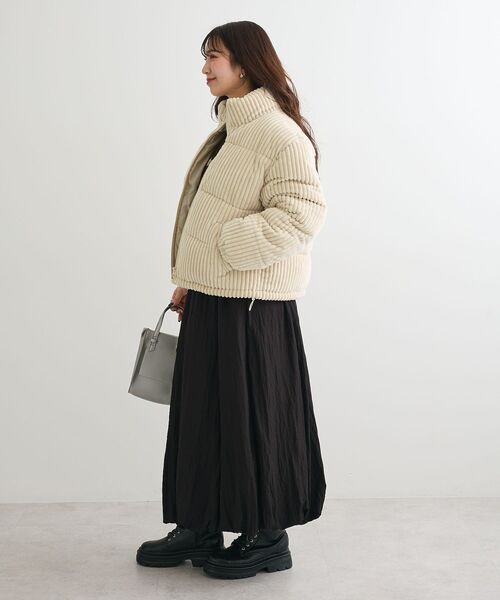 Green　Parks（グリーンパークス）の「・swing by ワイドコールスタンドブルゾン（ブルゾン・レディース・オフホワイト/チャコールグレー/ライトベージュ・FREE）」の18枚目の写真