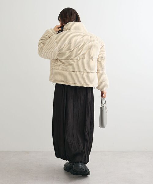 Green　Parks（グリーンパークス）の「・swing by ワイドコールスタンドブルゾン（ブルゾン・レディース・オフホワイト/チャコールグレー/ライトベージュ・FREE）」の19枚目の写真