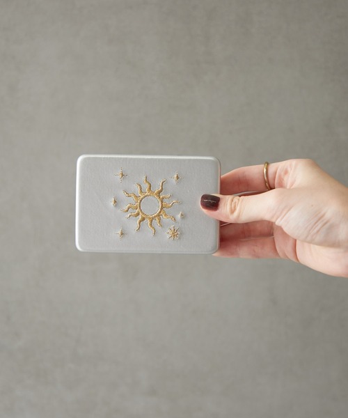 BIRTHDAY BAR（バースデイバー）の「SUN&MOON small case　太陽と月スモールケース（ポーチ・レディース・ネイビー/シルバー・FREE）」の6枚目の写真