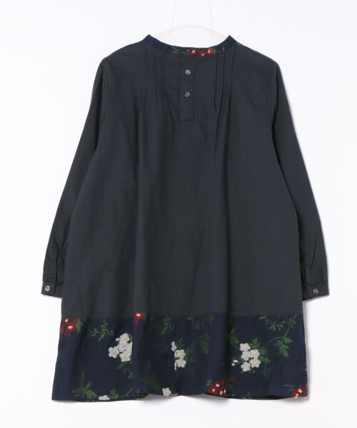 SUPER HAKKA（スーパーハッカ）の「レーヨンナイロンアクリルトレイリングブルームカットジャカード＋コットンツイルチュニックブラウス（シャツ/ブラウス・レディース・ベージュ/ネイビー・FREE）」の3枚目の写真