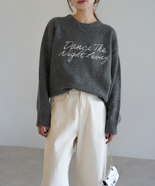 Bonjour Sagan(ボンジュールサガン)の「刺繍ロゴニットプルオーバー(ニット/セーター・レディース・チャコールグレー/グレー/ブラウン/オートミール・FREE)」の2枚目の写真