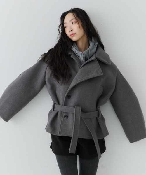NUJOH(ヌゾ)の「Belted Volume Short Coat / ベルテッドボリュームショートコート(ピーコート・レディース・ブラウン/ブラック/グレー・FREE)」の5枚目の写真