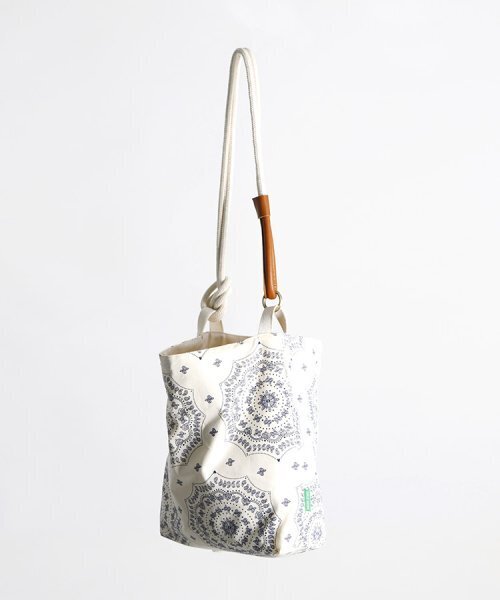 GREEN STUFF(グリーンスタッフ)の「ルーズフィットロープショッパーバッグR2ペイズリー - all ivory S(ショルダーバッグ・レディース・その他・FREE)」の2枚目の写真