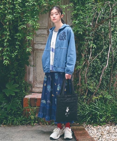 SUPER HAKKA（スーパーハッカ）の「ライトオンスデニム　ローズスケッチ刺繍スカート（裏地無し）（スカート・レディース・ブルー/ネイビー・FREE）」の5枚目の写真