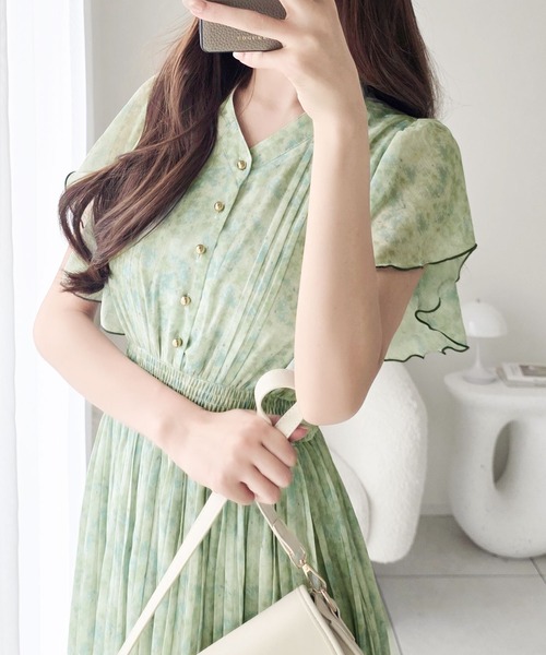 mily bilet(ミウィビレット)の「【mily bilet】水彩調の花柄が目を惹く、大人の袖フリルプリーツワンピース(半袖)(ワンピース・レディース・ラベンダー/グリーン/ピンク・LARGE/X-LARGE/MEDIUM/SMALL)」の13枚目の写真