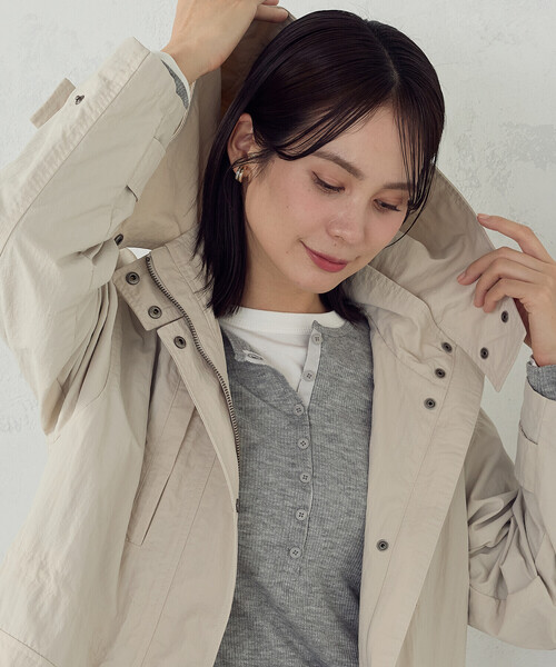 COMME CA ISM(コムサイズム)の「マウンテンパ-カ-(マウンテンパーカー・レディース・ベージュ/カーキ/チャコール・X-LARGE/LARGE/MEDIUM/SMALL)」の13枚目の写真