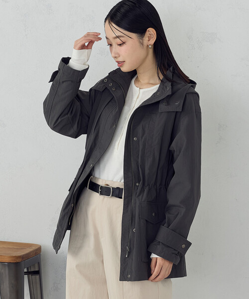 COMME CA ISM(コムサイズム)の「マウンテンパ-カ-(マウンテンパーカー・レディース・ベージュ/カーキ/チャコール・X-LARGE/LARGE/MEDIUM/SMALL)」の18枚目の写真