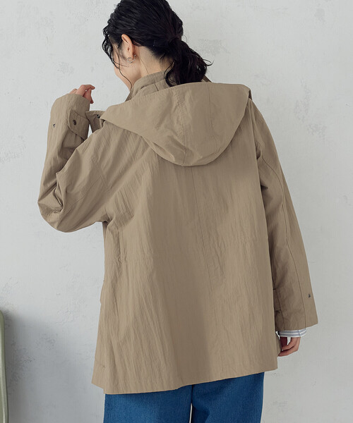 COMME CA ISM(コムサイズム)の「マウンテンパ-カ-(マウンテンパーカー・レディース・ベージュ/カーキ/チャコール・X-LARGE/LARGE/MEDIUM/SMALL)」の4枚目の写真