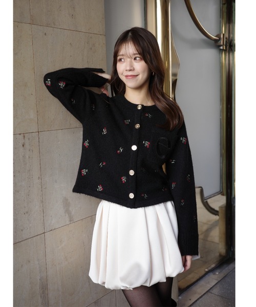 Attachedcollrフラワーモチーフカーディガン（ノーカラージャケット