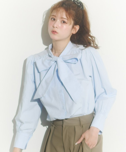 Olu.（オルドット）の「ビッグリボンシャツブラウス（シャツ/ブラウス・レディース・ホワイト/ブルー・FREE）」の2枚目の写真