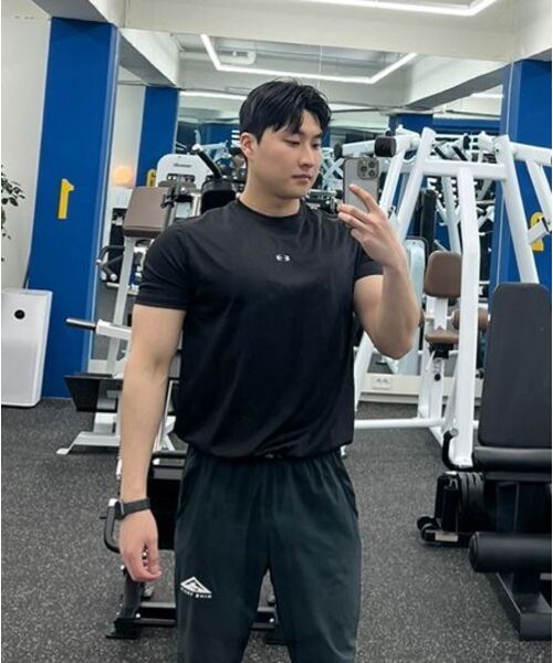 PHERMENON（フェルメノン）の「マッスルフィットクイックドライロゴショートスリーブ - ブラック（Tシャツ/カットソー・メンズ・ブラック・1/2/3）」の3枚目の写真