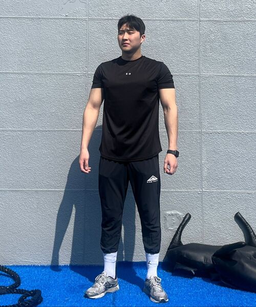 PHERMENON（フェルメノン）の「マッスルフィットクイックドライロゴショートスリーブ - ブラック（Tシャツ/カットソー・メンズ・ブラック・1/2/3）」の2枚目の写真